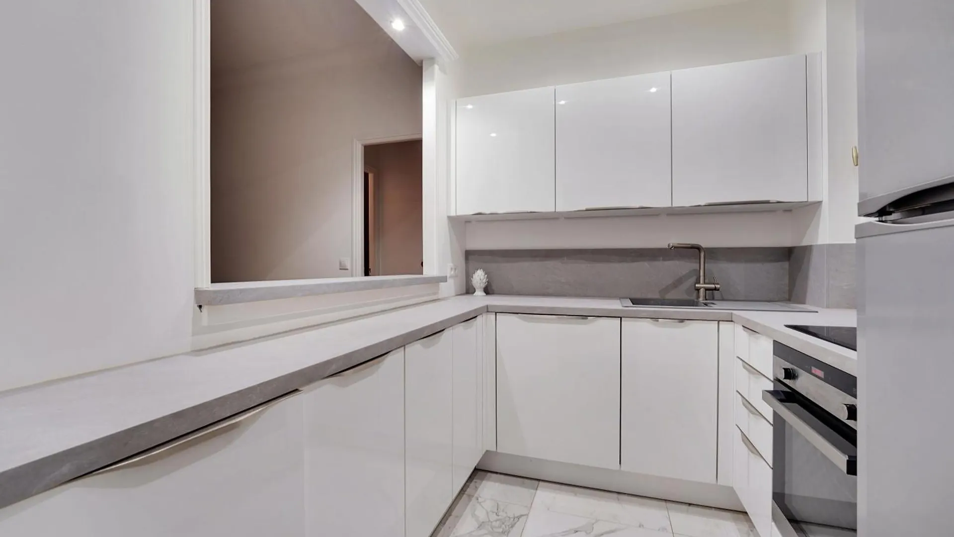 Prestigieux 2 Pieces Champs-Elysees George V Paříž Apartmán