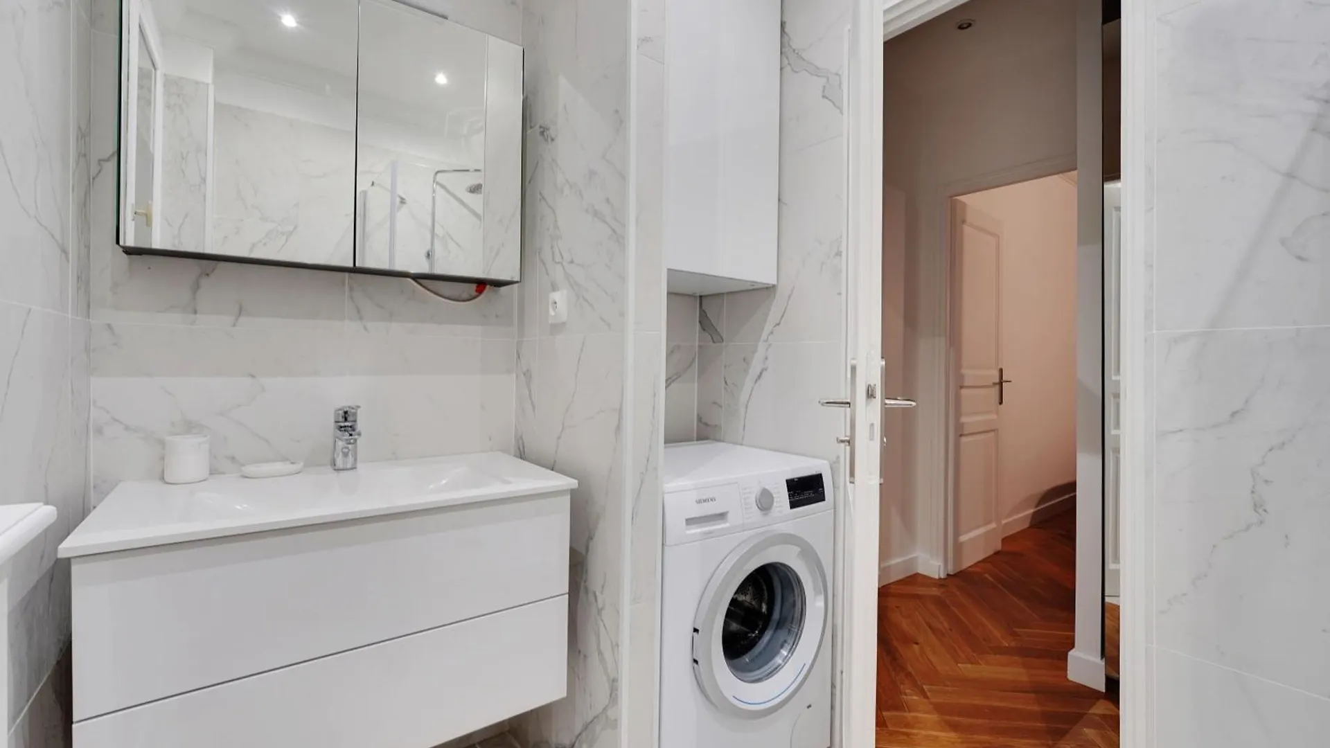 Apartment Prestigieux 2 Pieces Champs-Elysees George V Paris